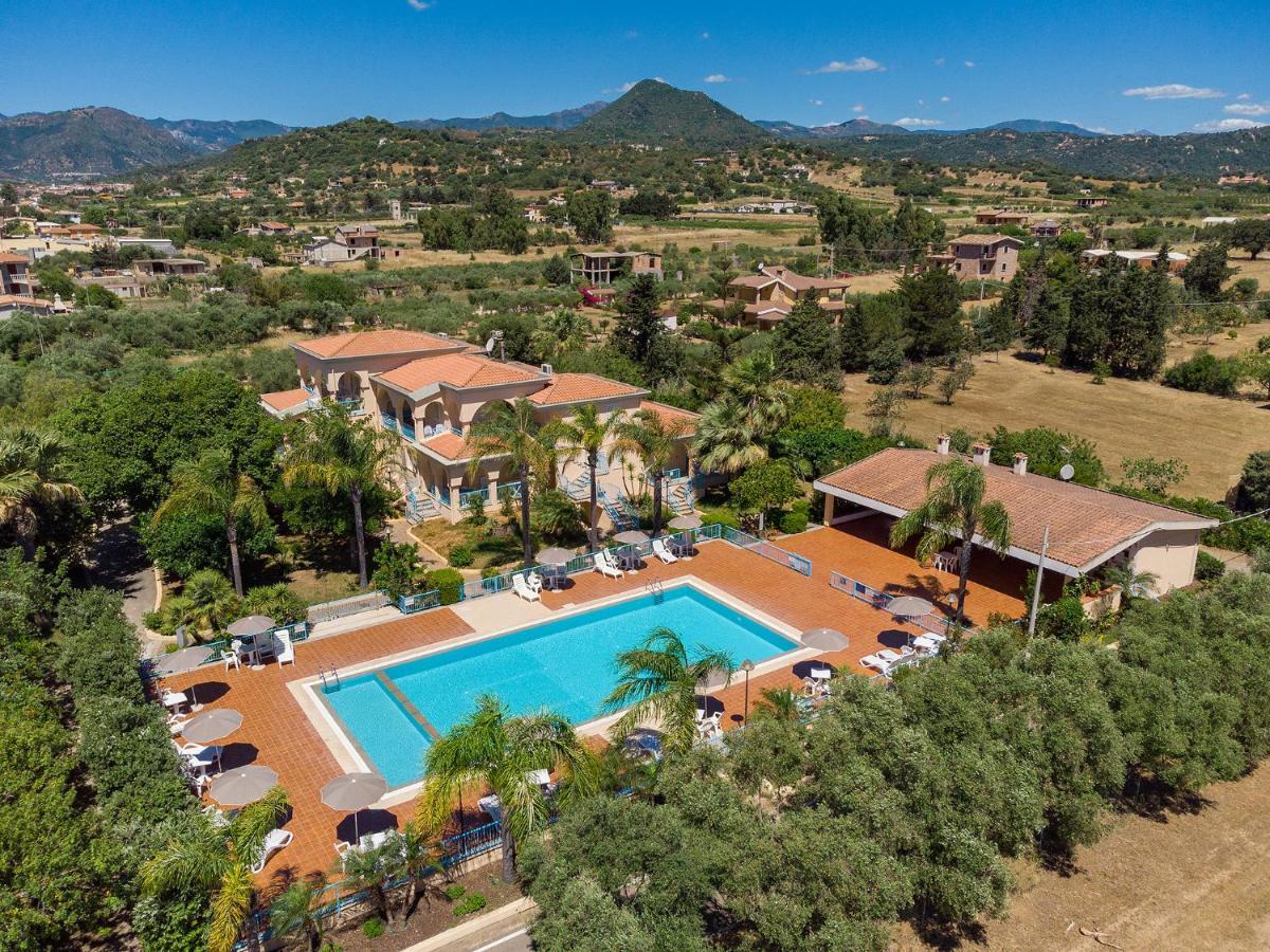 Mare Azzurro Aparthotel Cardedu Exterior foto